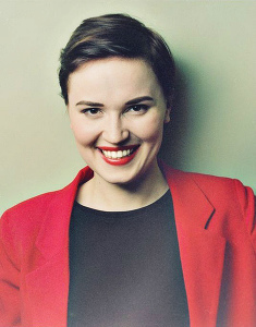 Автор Roth Veronica